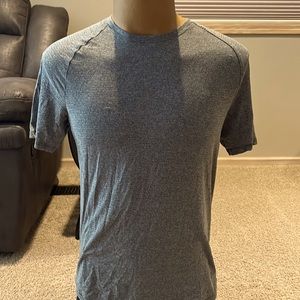 Mens Lululemon shirt L